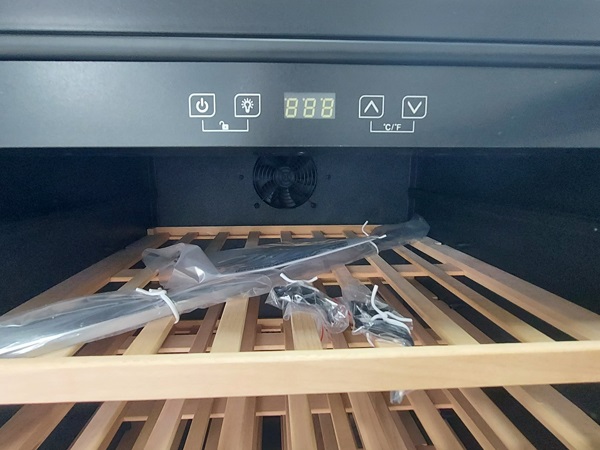 kocher-kweu-11126b-2 Chức năng Tủ rượu vang Kocher KWEU-11126B