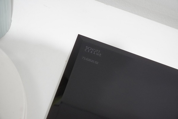 Mặt kinh của Bếp từ đôi Lorca LCI-809 PRO Mặt kinh của Bếp từ đôi Lorca LCI-809 PRO