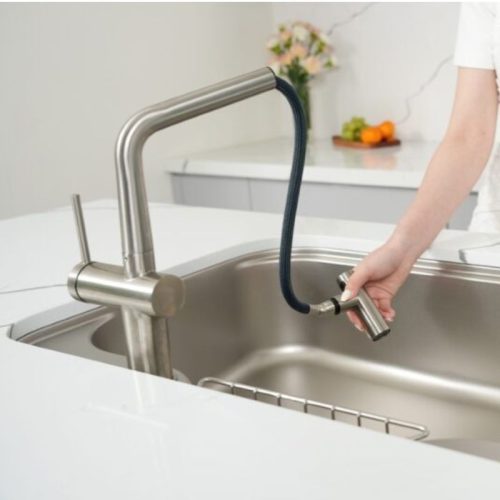 Hình ảnh thực tế vòi rửa bát nóng lạnh Konox Volta Nickel có dây rút