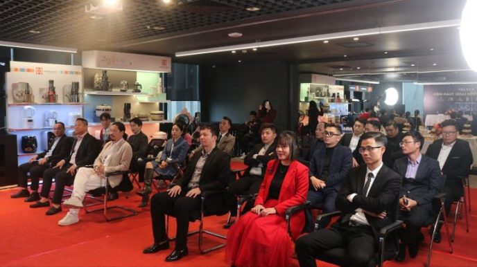 bep 365 tro thanh doi tac cua junger