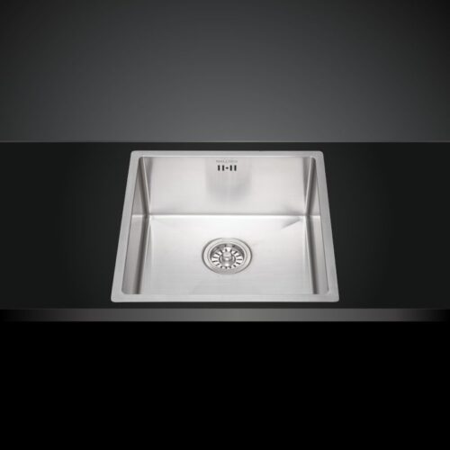 anh chau rua chen malloca 1044p